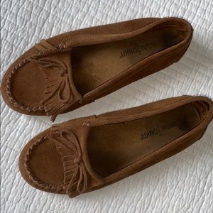 Minnetonka loafers in size 6
